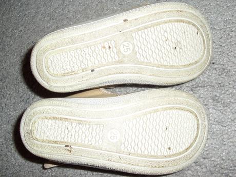 Papuče na přezku, 25