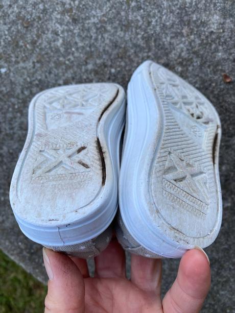 Holčičí tenisky vel. 23 s hvězdičkami, 23