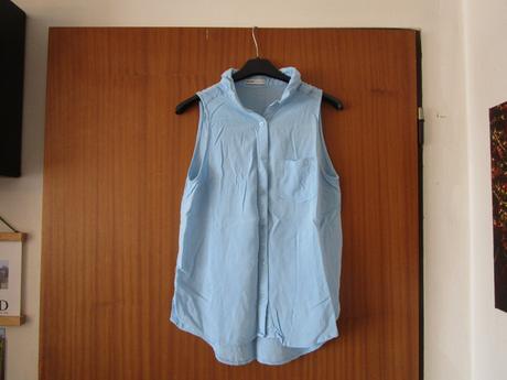 Pěkná lehoučká sv. modrá halenka, v. s, zn. cropp, s