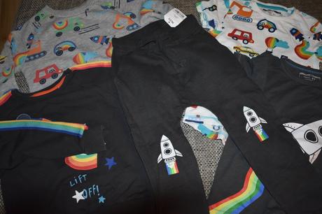 Mikina next s dopravními prostředky, kol 2018, 104, next,104