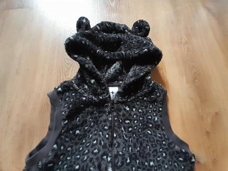 Chlupatá vesta, c&a, vel 134/140, c&a,134