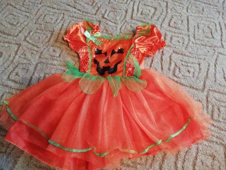 Krásné šatičky na karneval-1-3roky-top stav,