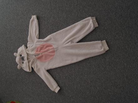 Chlupatý overal na spaní, c&a,98