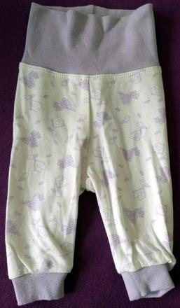 Bílé tepláčky, lupilu,56