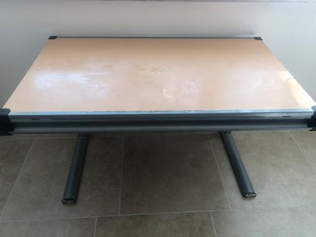 Detsky stul s nastavitelnou vyskou,