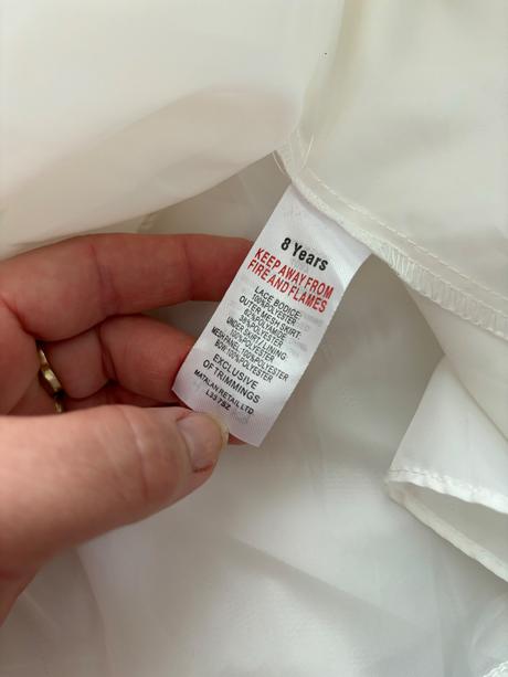 Ob/ sváteční luxusní šaty krémové barvy - v.8 let, 128