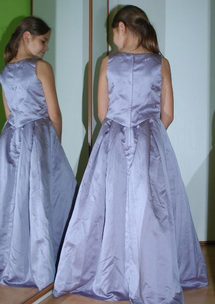 Dvojdílný komplet pro družičku či na ples, 158