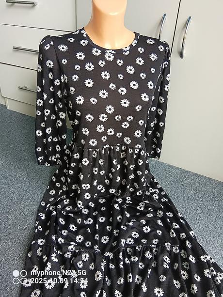 Šaty zn."stradivarius" vel."s", stradivarius,s