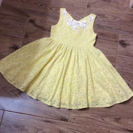 Krajkové šaty zdobené květinkami s perličkami, monsoon,122