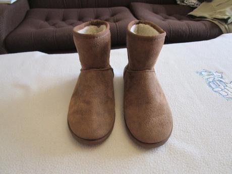 Pěkné hnědé semišové kozačky, uvnitř kožíšek,č. 32, 32