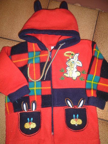 Flísový komplet se zajíčky, 86