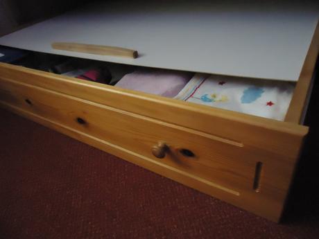 Dětská postýlka s příslušenstvím, 70,140