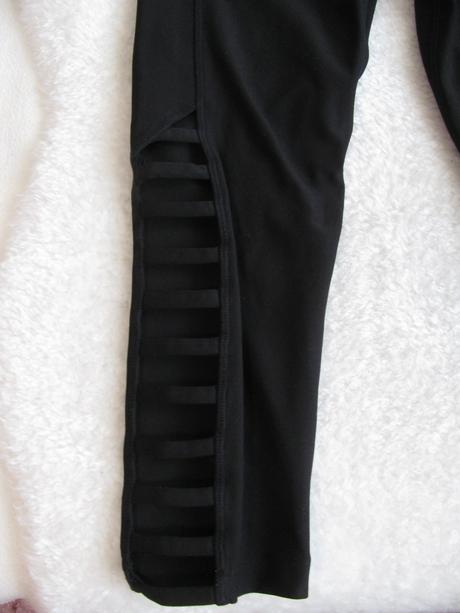 Elastické běžecké 3/4 legíny s průstřihy mondetta, 36