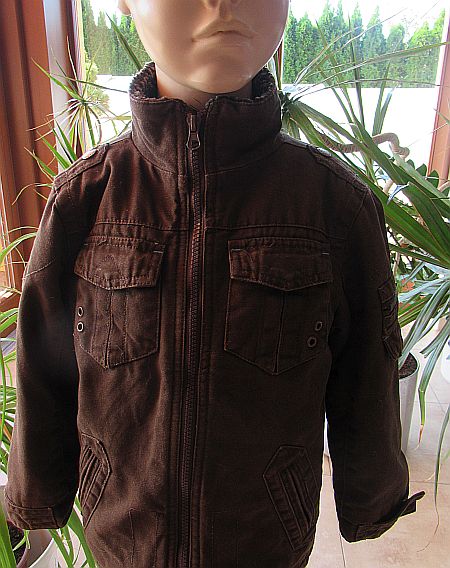 Přechodová bunda, 104