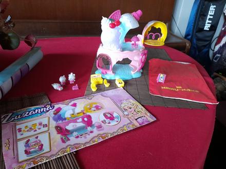 Pepco cukrárna s kočičkami vystavené,