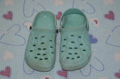 32 tyrkysové nazouváky, 32