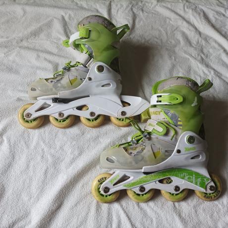 Dětské kolečkové brusle, 30