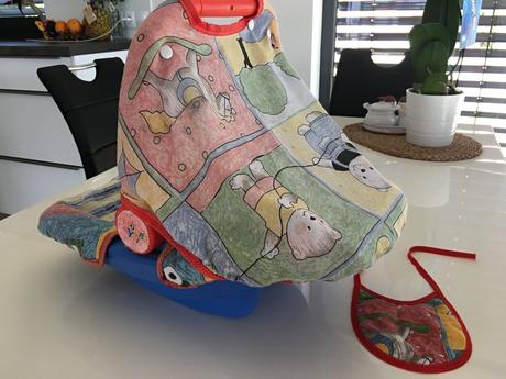 Hračka sedačka pro panenku,