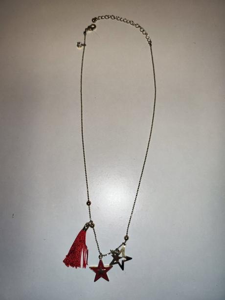 Řetízek, 4 náramky, píšťalka,