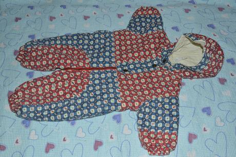 Starší kombinéza s motivem pejsků, kostiček, míčů, boots,74