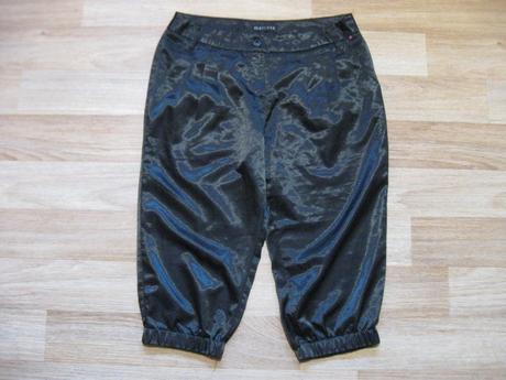 Lesklé kraťasy, 38