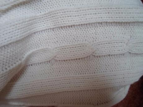 Bílá pletená čepice čepička přepadlá homeless yett, yetty,98