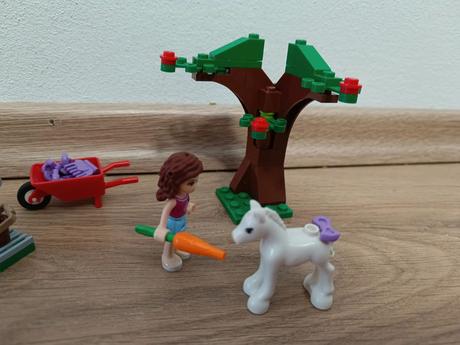 Lego friends 41003 olivia a hříbě, 