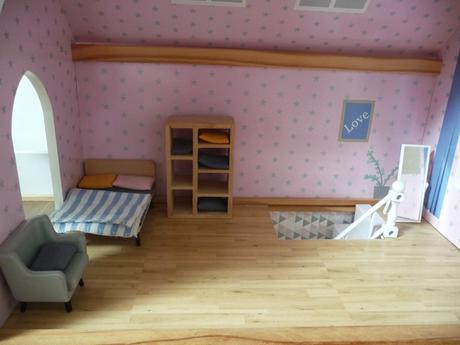Dřevěný domeček pro panenky xxl lupilu + 8 panenek,