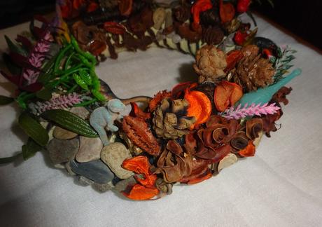 Ruční práce věnec pravěk dinosauři cca 22 cm, 