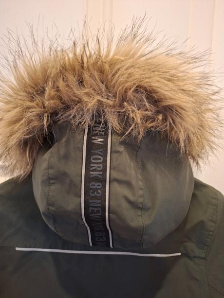 Zimní bunda větrotěsná a vodotěsná., c&a,146