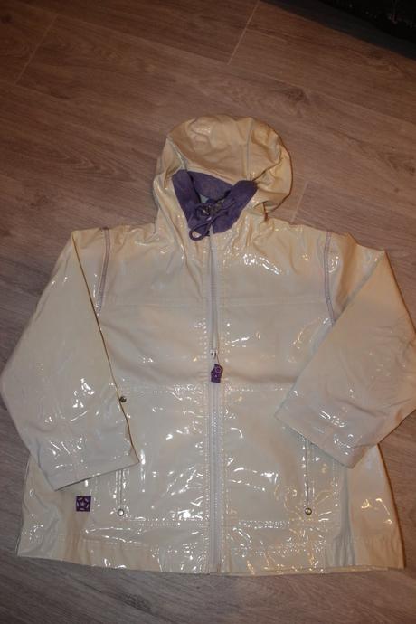 Nepromokavá bunda, 110