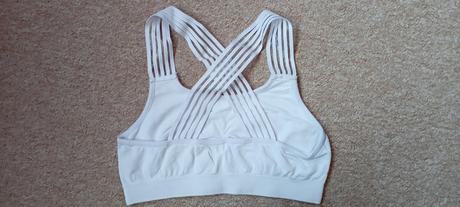 Bílé bolérko - podprsenka vel."s/m", s