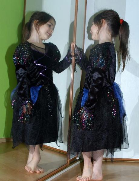 Karnevalový kostým šaty královna čarodějnice,