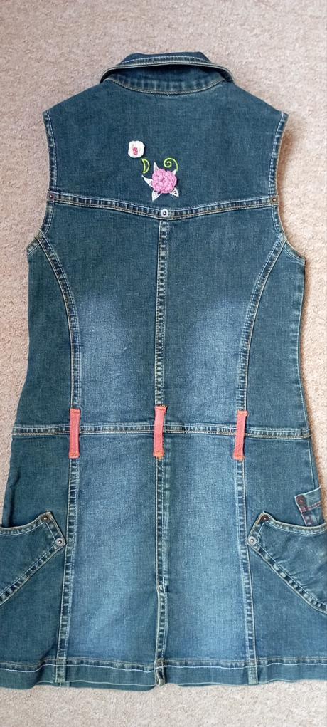 Šaty zn."here+there/c&a" vel."134", c&a,134