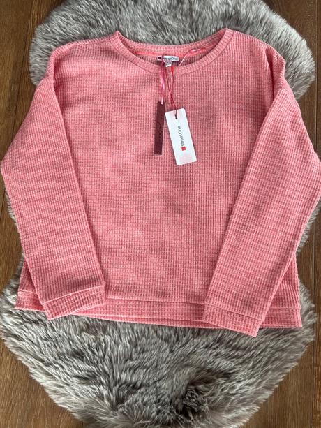 Svetr, street one,36