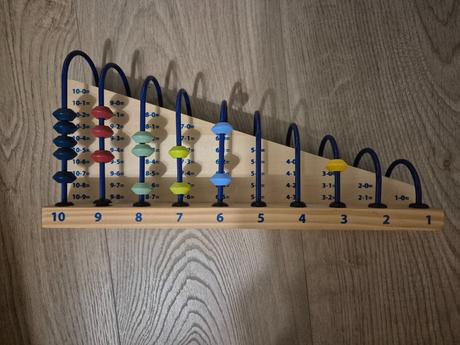 Montessori počítadlo small foot - příklady + a -,