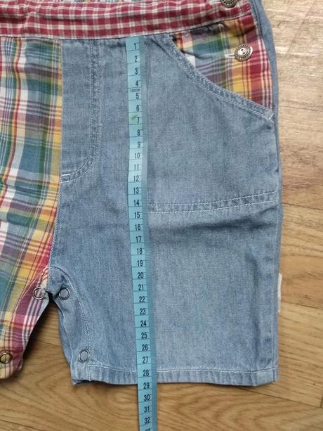 Kraťasy s laclem, 92