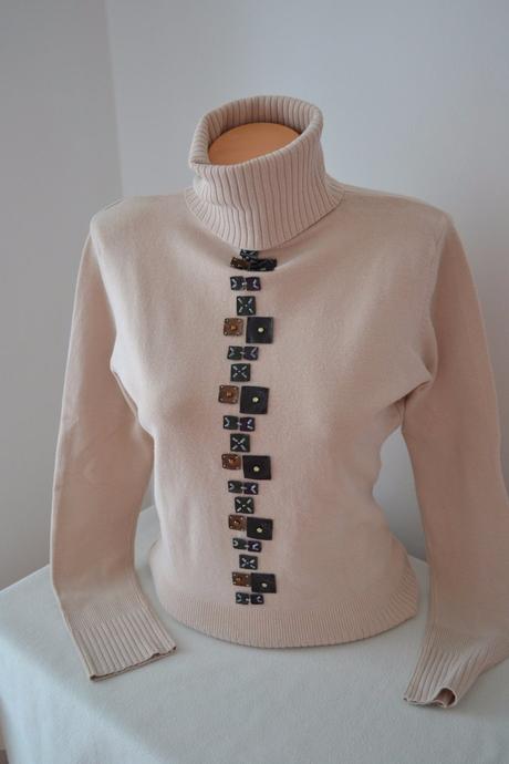 Béžový rolák s aplikací, 40