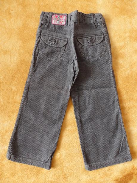 Šedé manžestráčky, 98