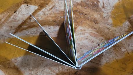 3x kniha (puzzle, vkládání puntíků),