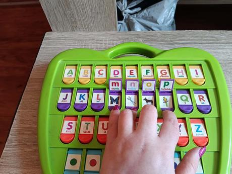Výuková hračka (abeceda, obrázky a barvy), 
