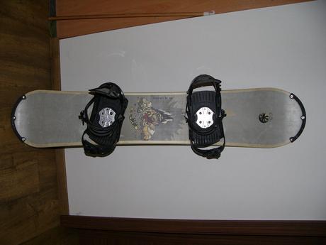 Pěkný používaný snowboard, délka 137, 130-139 cm