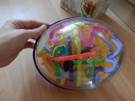 Kuličkový labyrint, hlavolam, bludiště, 