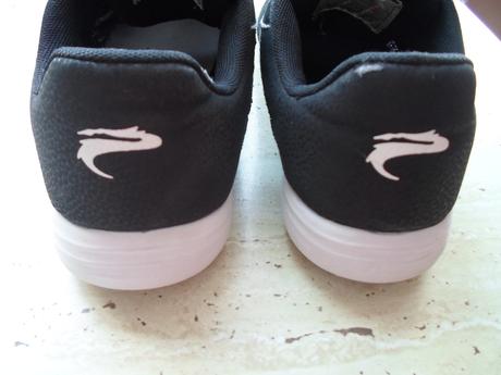 Černé boty tenisky botasky sálovky, 37