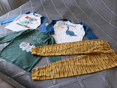Dětský set / pyžamo, 9 let, 134
