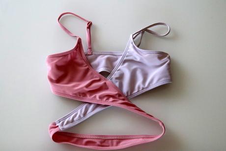 Dívčí dvoudílné plavky, 134