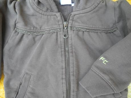 Mikina s kapucí, 74