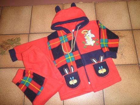 Flísový komplet se zajíčky, 86