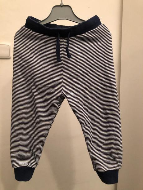 Bílomodré tepláčky s tkaničkou, 92