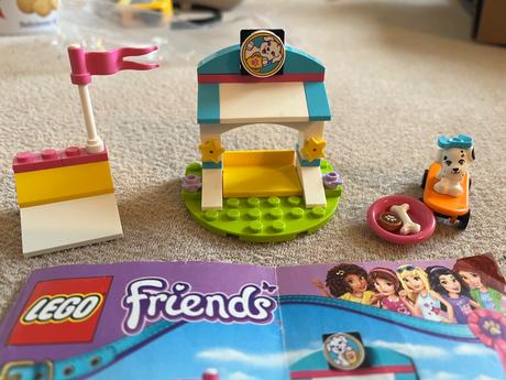 Lego friends 41304 pochoutky pro štěňátka,